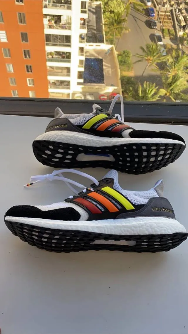 Adidas ultraboost pride