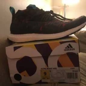 Men’s adidas ultraboost mids size 9/9.5