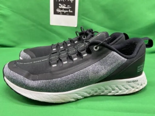 Nike epic react shield black/white/cool grey av4048-001 size 6.5y women size 8