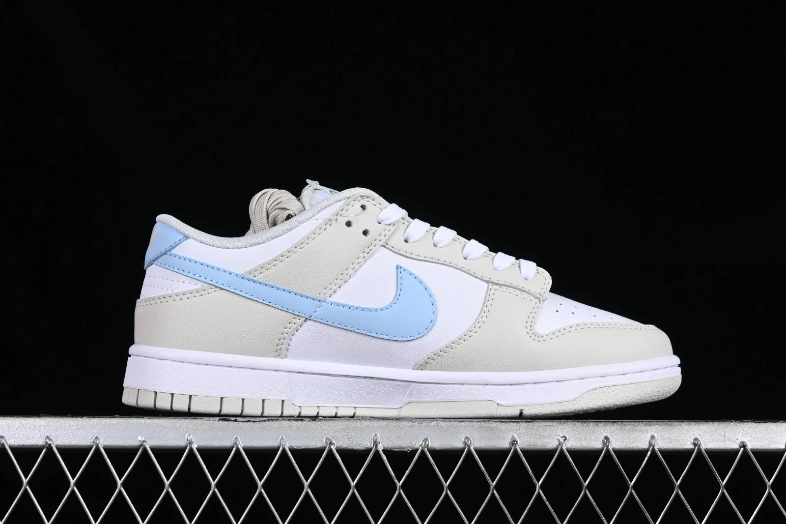 Nike SB Dunk Low Light Bone Armory Blue HF0023-100