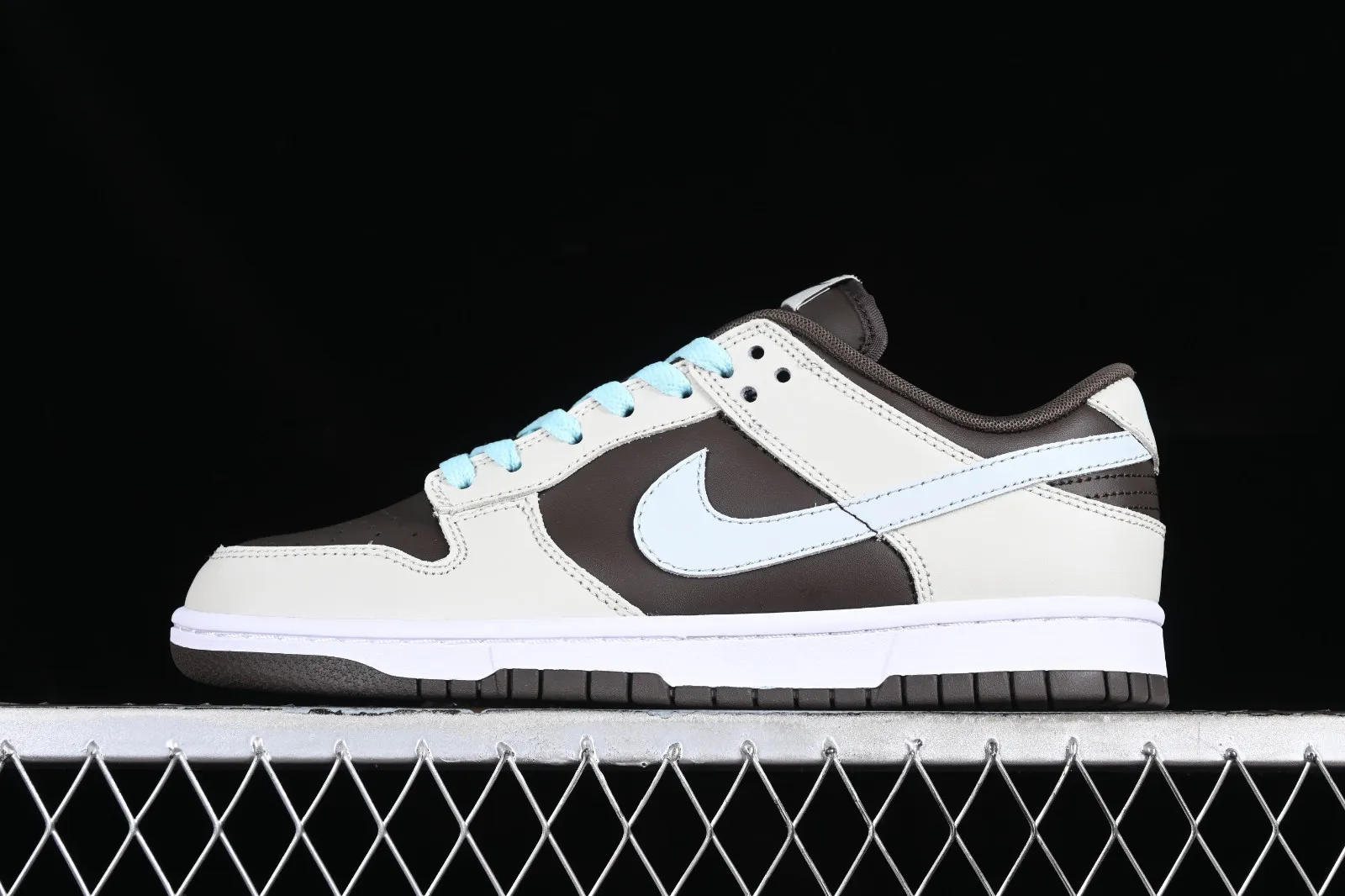 Nike SB Dunk Low Pro Clay Glacier Blue Light Bone 624044-241