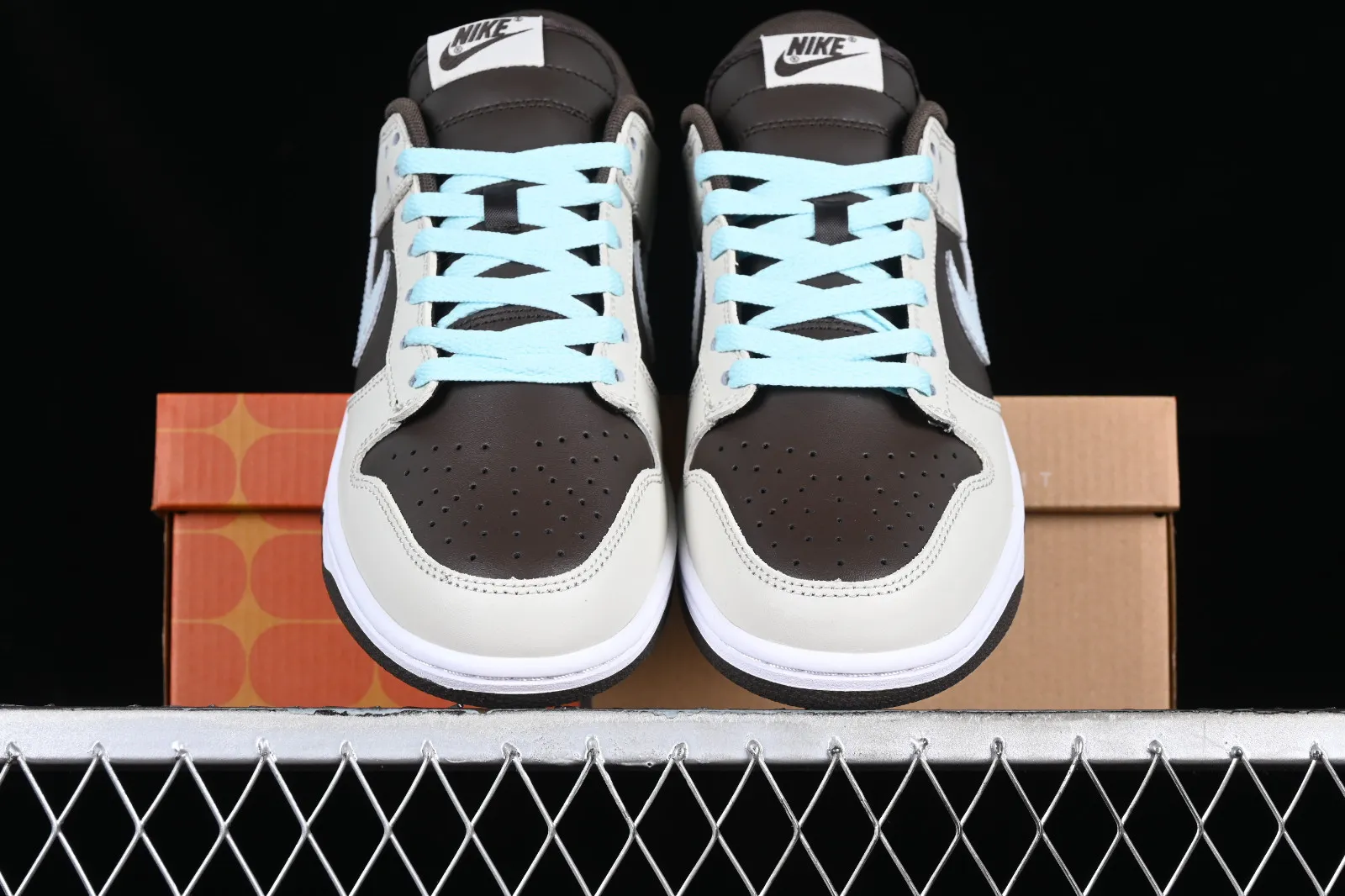 Nike SB Dunk Low Pro Clay Glacier Blue Light Bone 624044-241