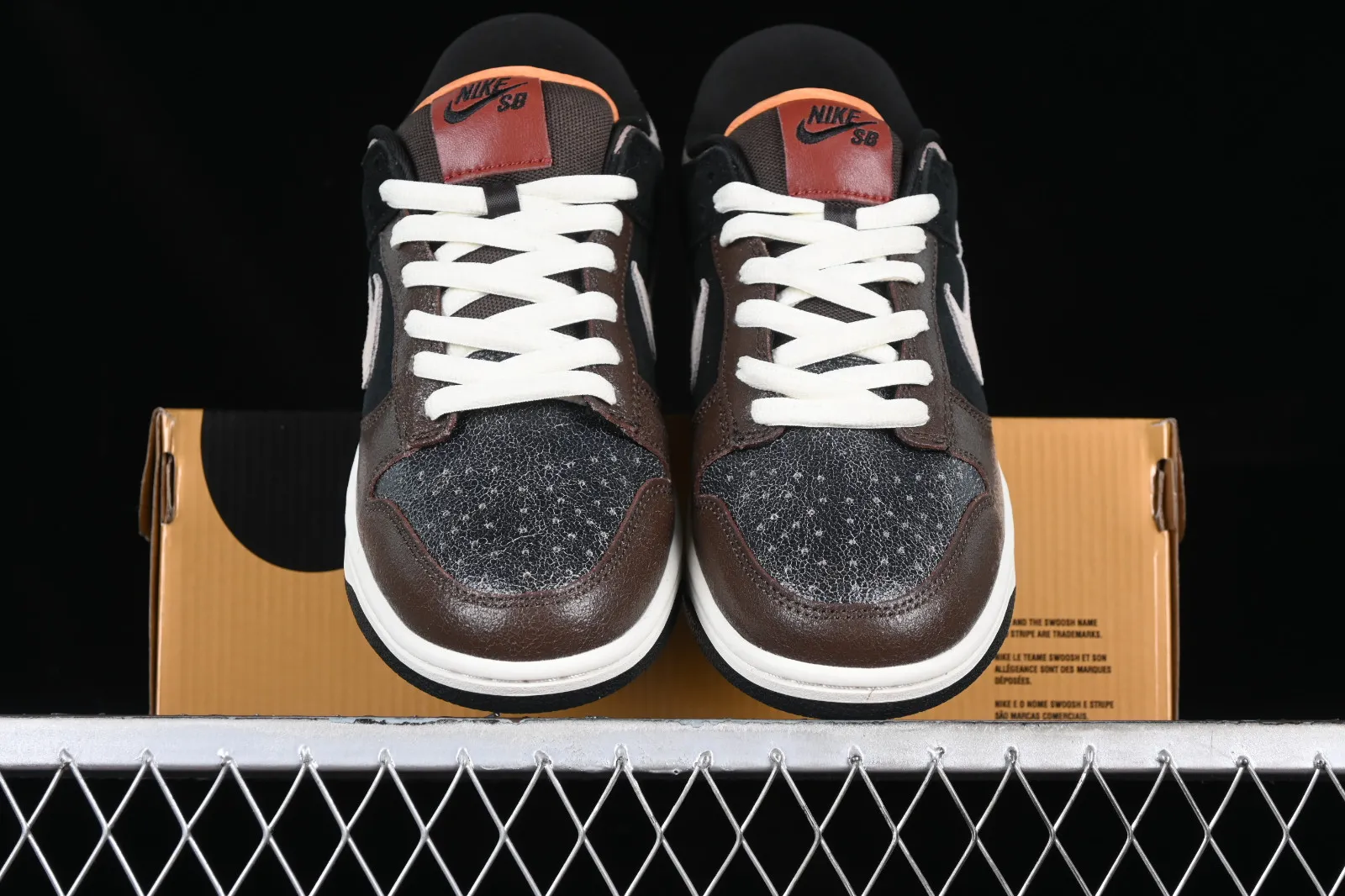 Nike SB Dunk Low Strummer Black Metallic Zinc 313170-006