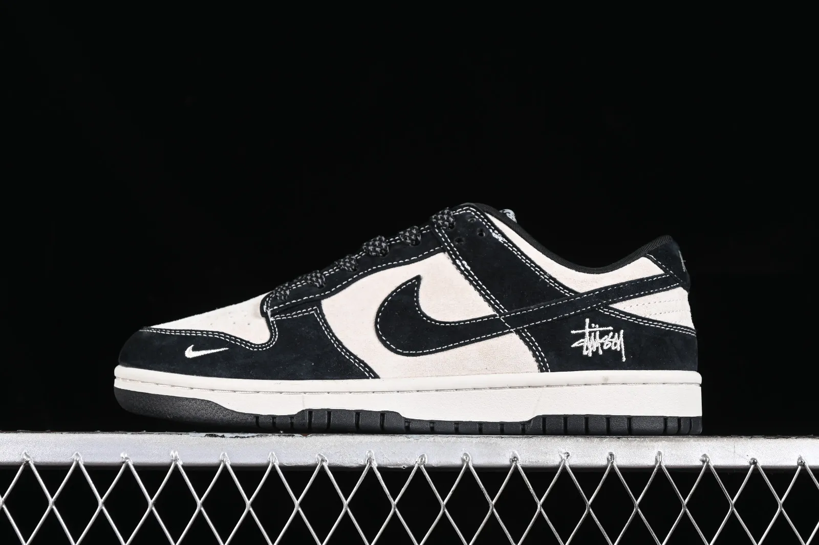 Nike SB Dunk Low Stussy Black Off White MZ6357-149