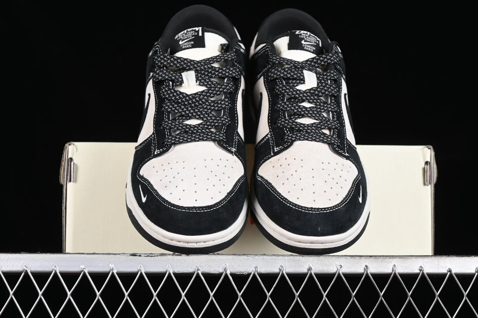 Nike SB Dunk Low Stussy Black Off White MZ6357-149