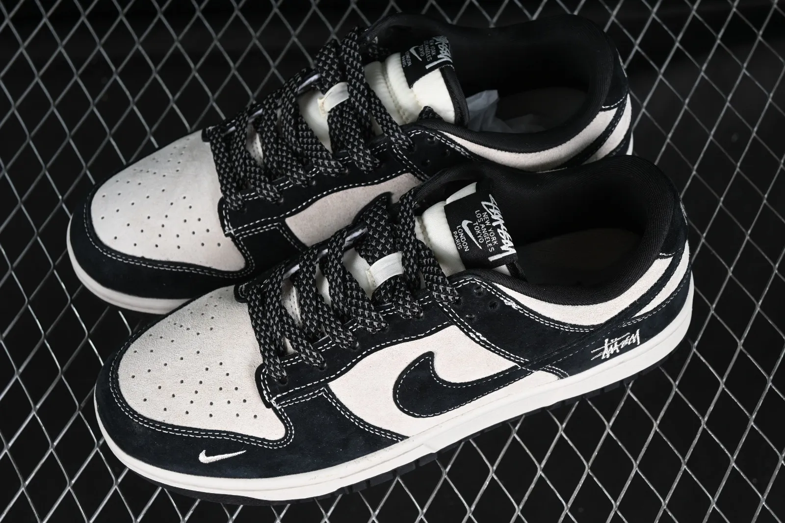 Nike SB Dunk Low Stussy Black Off White MZ6357-149