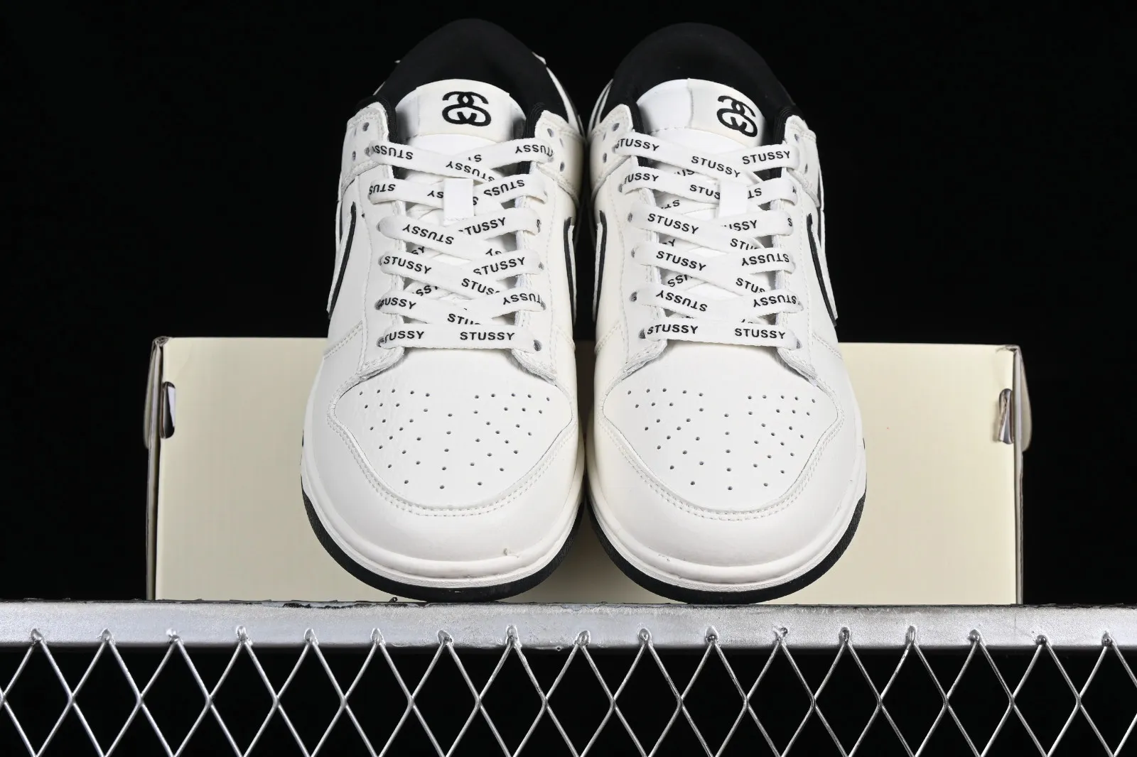 Nike SB Dunk Low Stussy White Black JH5812-910