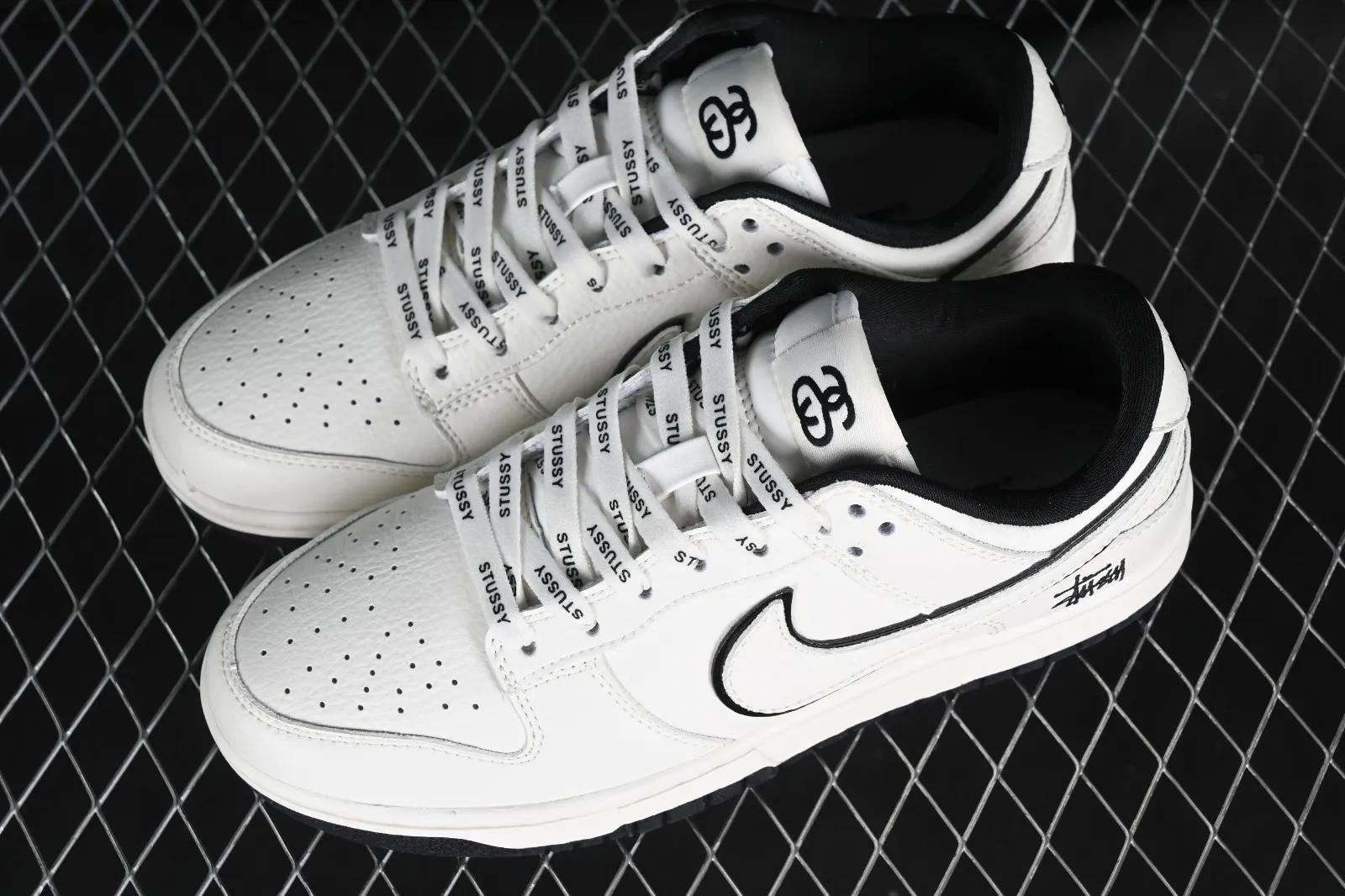 Nike SB Dunk Low Stussy White Black JH5812-910