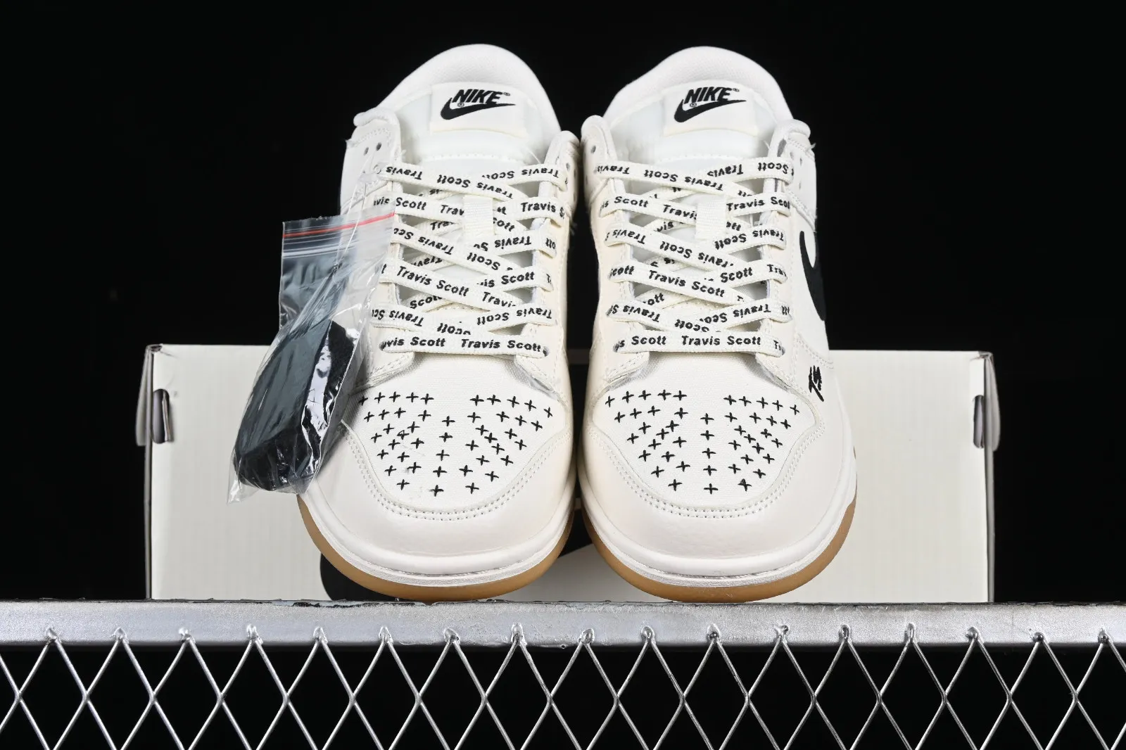 Nike SB Dunk Low TS Off White Black Gum DD1391-123