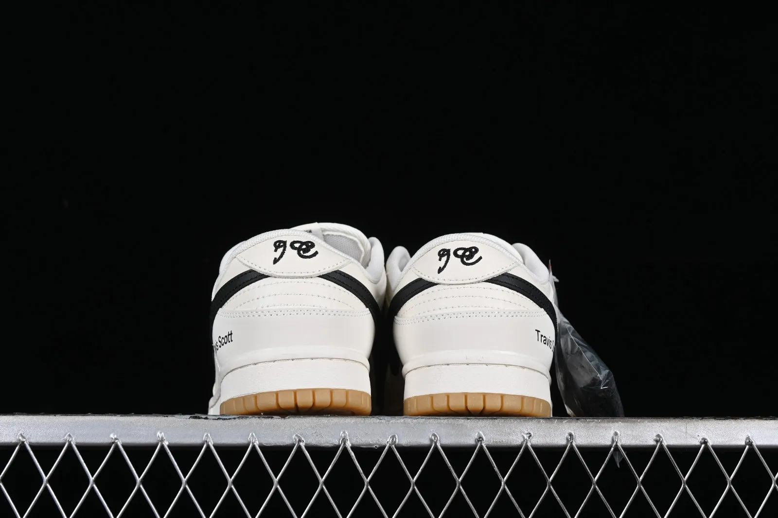 Nike SB Dunk Low TS Off White Black Gum DD1391-123