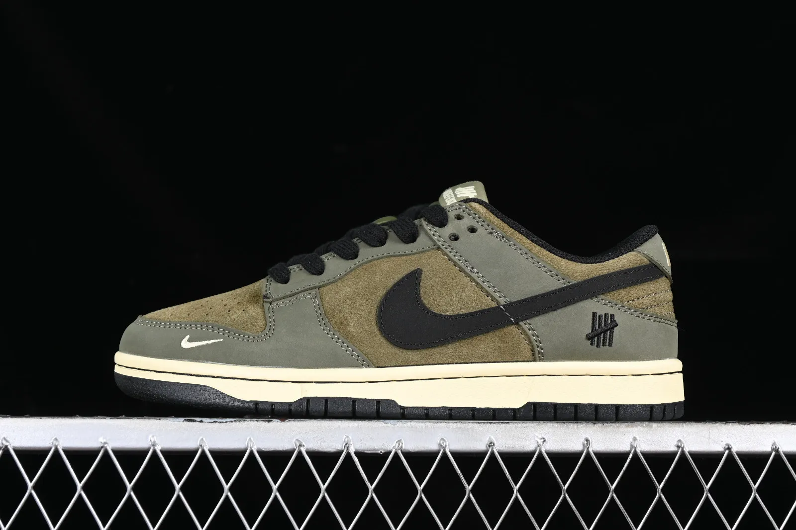 Nike SB Dunk Low UN Dark Green Black JH8037-921