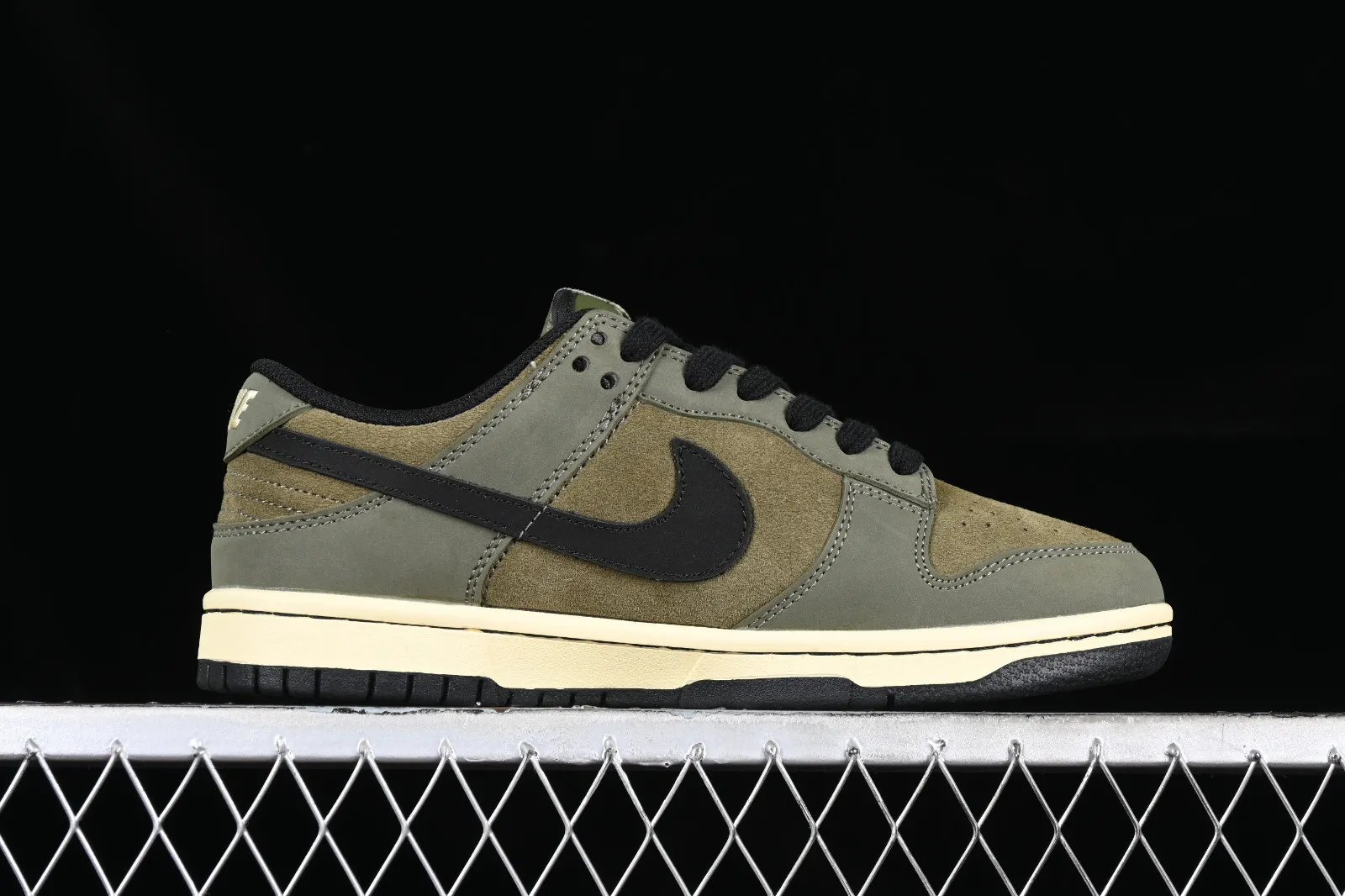 Nike SB Dunk Low UN Dark Green Black JH8037-921