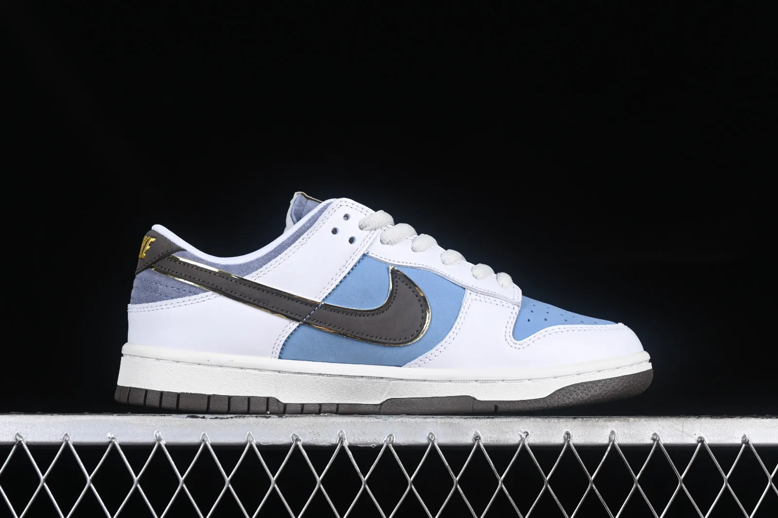 Otomo Katsuhiro x Nike SB Dunk Low Steamboy OST Blue Black White MS2022-886