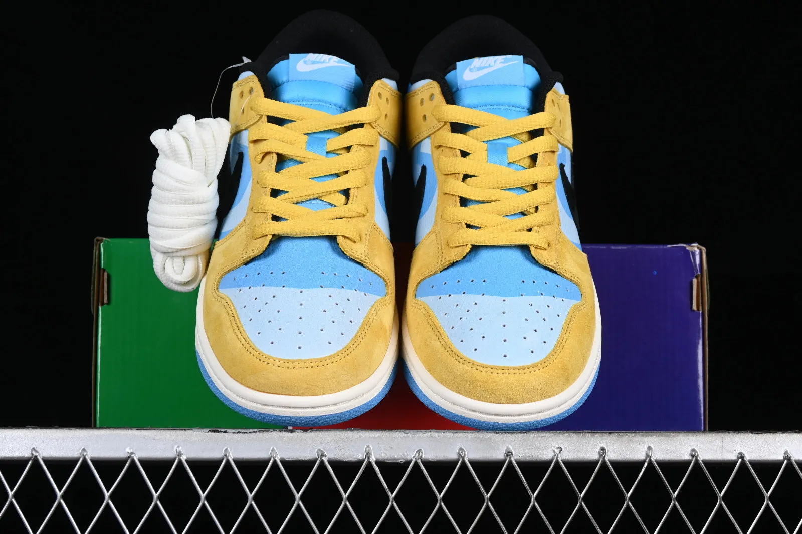 The Powerpuff Girls x Nike SB Dunk Low Blue Green Black GP5532-061