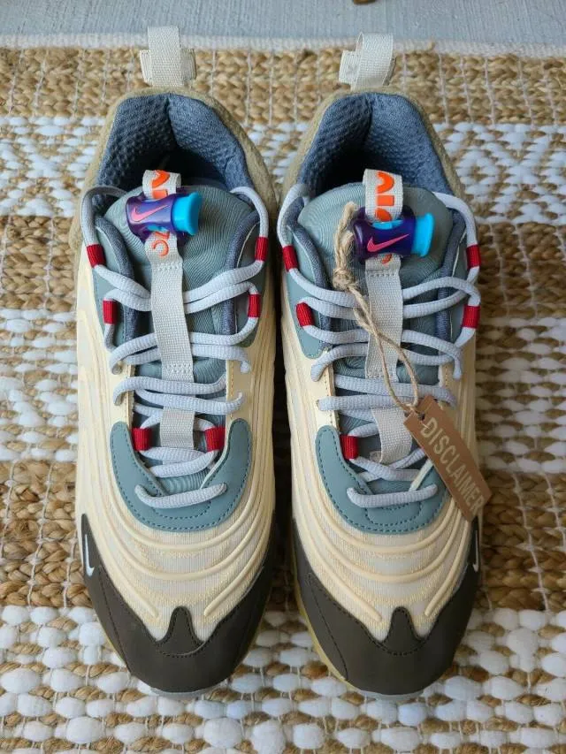 Travis scott x nike air max 270 react 